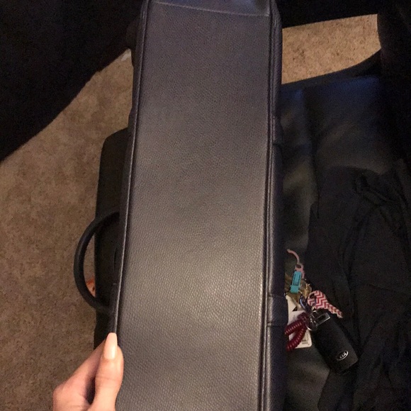 Big coach bag, multiple compartments. - Picture 5 of 5